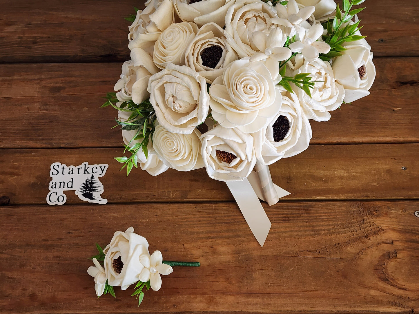 Classic Wedding Bouquet with a matching Boutonniere in Ivory