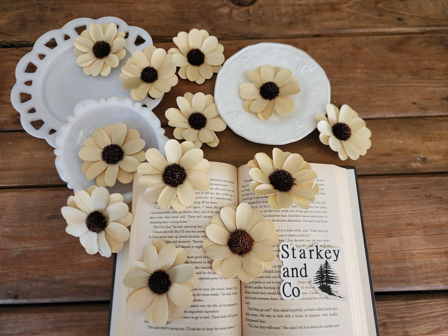 Wood Flowers, Thistle Center Cream Daisy (Set of 12)