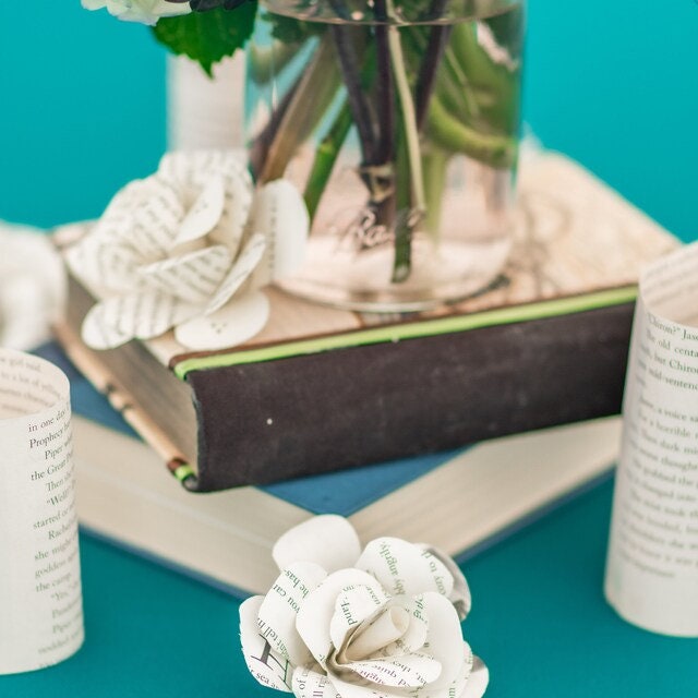 Book Page Flowers for DIY Centerpieces. (Stemless, Set of 25)