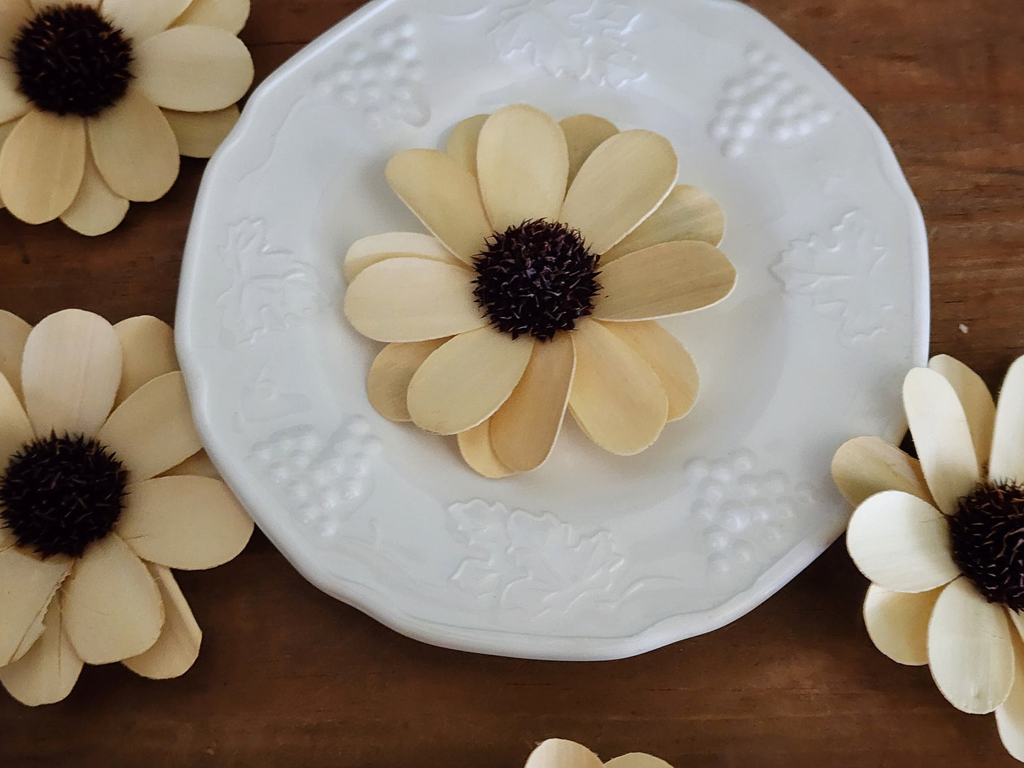 Wood Flowers, Thistle Center Cream Daisy (Set of 12)