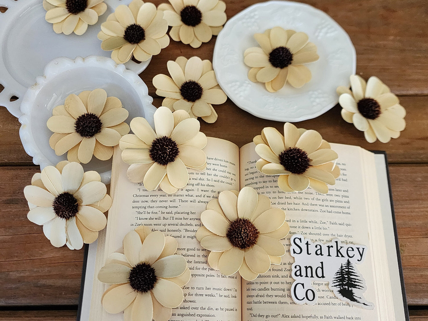Wood Flowers, Thistle Center Cream Daisy (Set of 12)