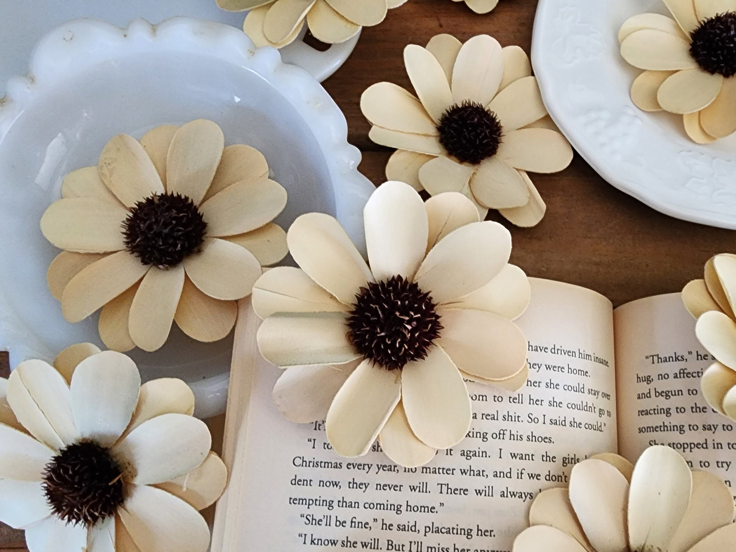 Wood Flowers, Thistle Center Cream Daisy (Set of 12)