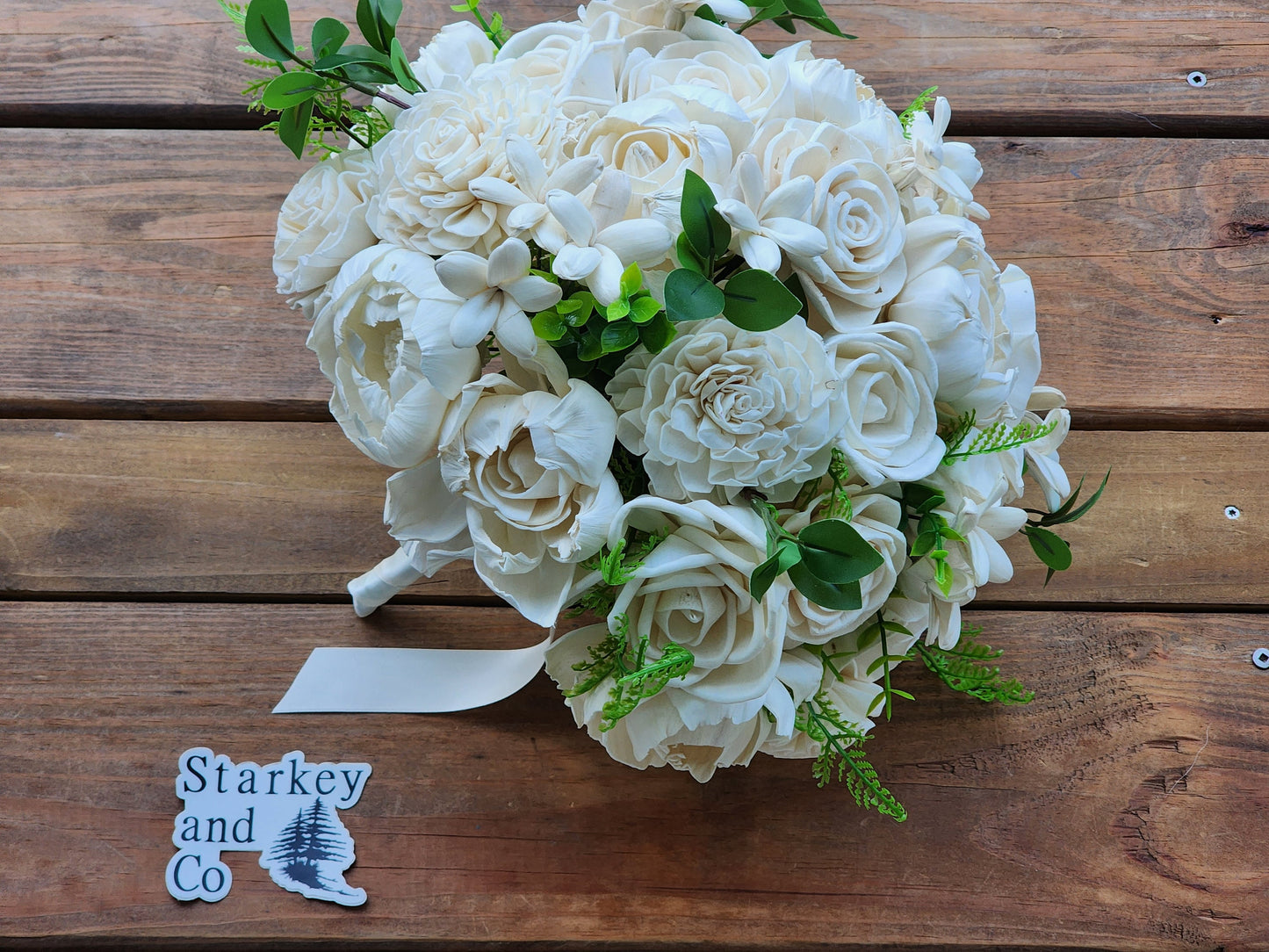 Classic Wedding Bouquet with a matching Boutonniere in Ivory