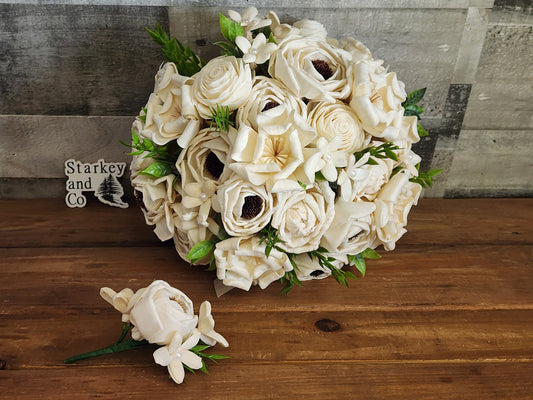 Classic Wedding Bouquet with a matching Boutonniere in Ivory