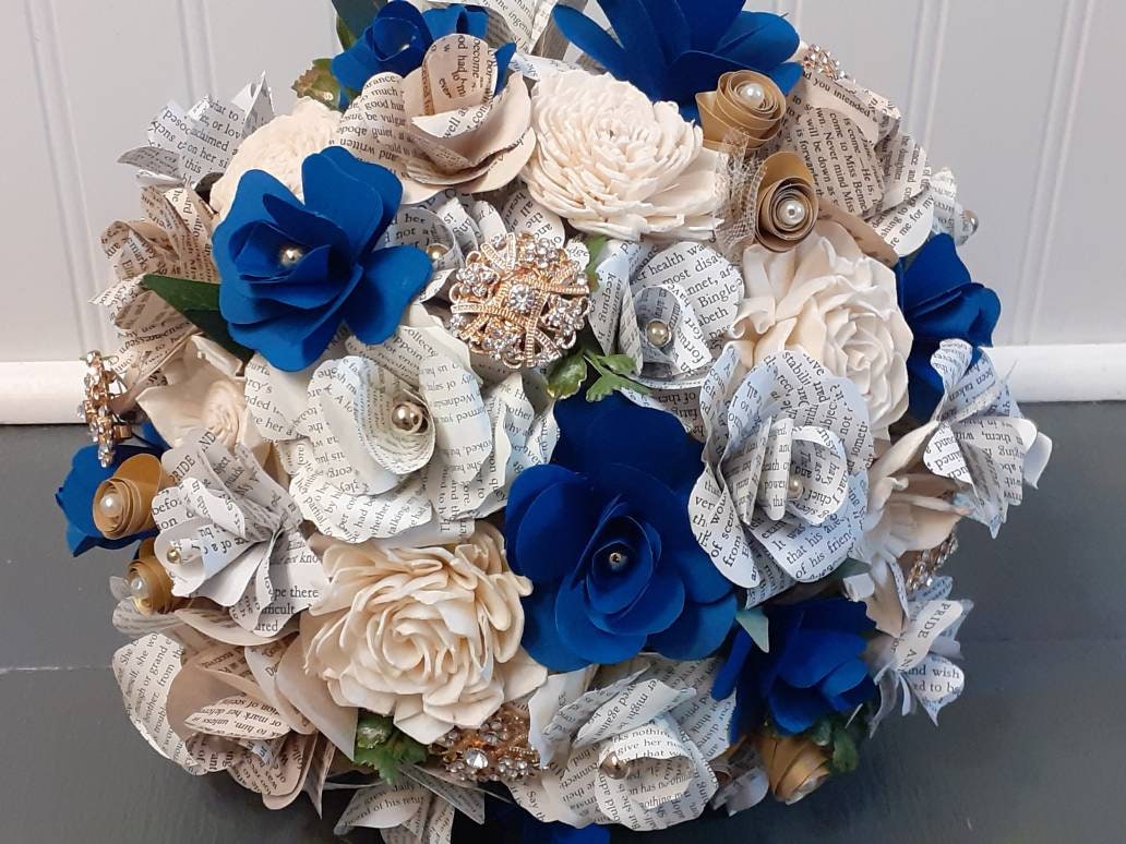 Wedding Bouquet w/ Pride and Prejudice Book Page Flowers, Jane Austen Wedding Theme, Bouquet accented w/ Brooches, Vintage Style Bride