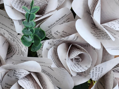 Romeo and Juliet Book Page Roses, Book Page Flowers, Handmade Paper Roses, Literary Gift, Shakespeare Gift, Book Lover Gift