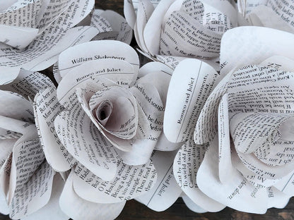 Romeo and Juliet Book Page Roses, Book Page Flowers, Handmade Paper Roses, Literary Gift, Shakespeare Gift, Book Lover Gift