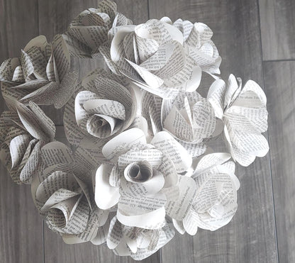 Bram Stoker Dracula Book Roses, Book Page Flowers, Handmade Paper Roses, Literary Gift, Classic Literature, Anniversary Gift, Gothic Decor