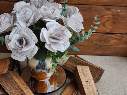 Romeo and Juliet Book Page Roses, Book Page Flowers, Handmade Paper Roses, Literary Gift, Shakespeare Gift, Book Lover Gift