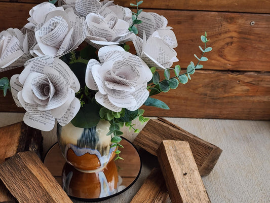 Romeo and Juliet Book Page Roses, Book Page Flowers, Handmade Paper Roses, Literary Gift, Shakespeare Gift, Book Lover Gift
